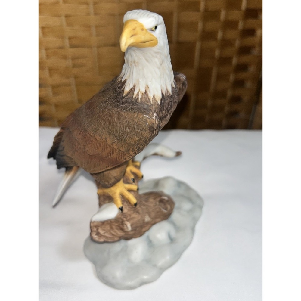 Bald Eagle Standing Figurine 6.25 x‎ 4.25" Ceramic Japan Matte Finish Figurine